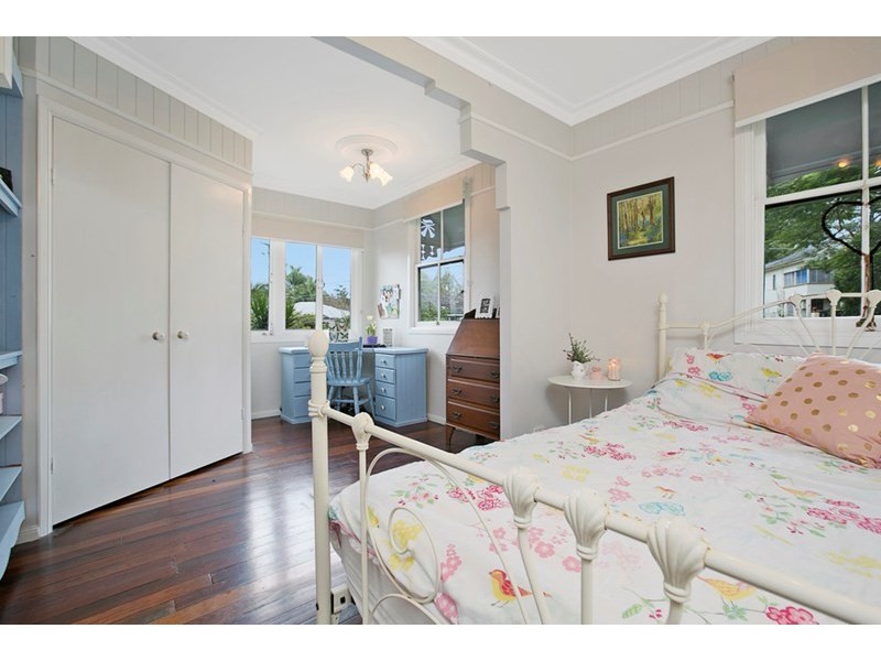 12 Kamarin Street, Manly West QLD 4179