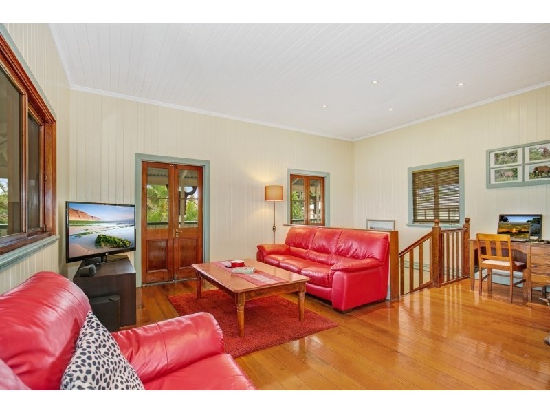 34 Gordon Parade, Manly QLD 4179