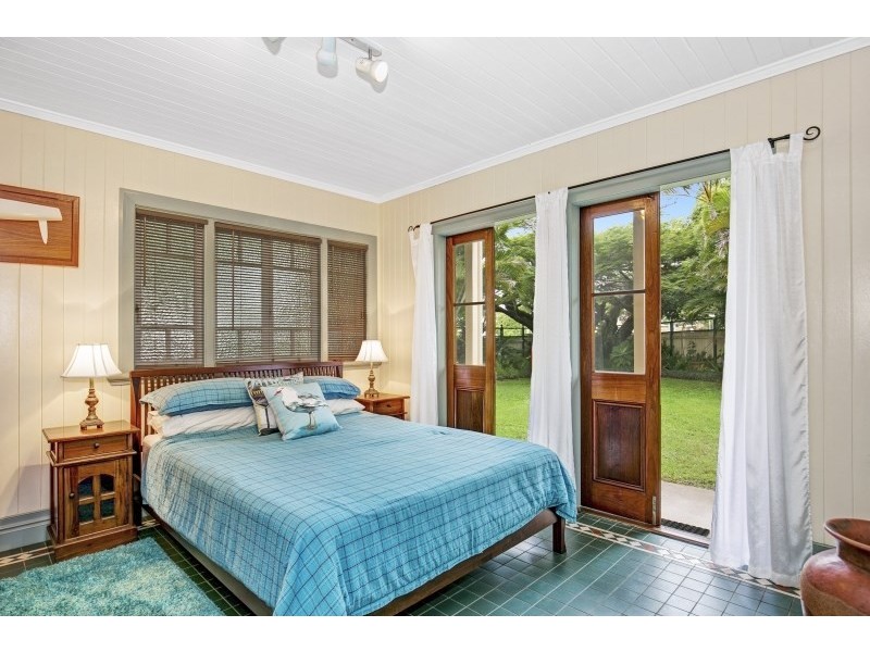 34 Gordon Parade, Manly QLD 4179