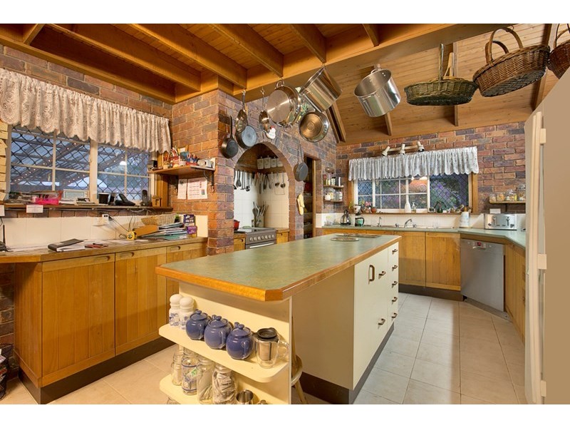 3 Whitehall Avenue, Birkdale QLD 4159