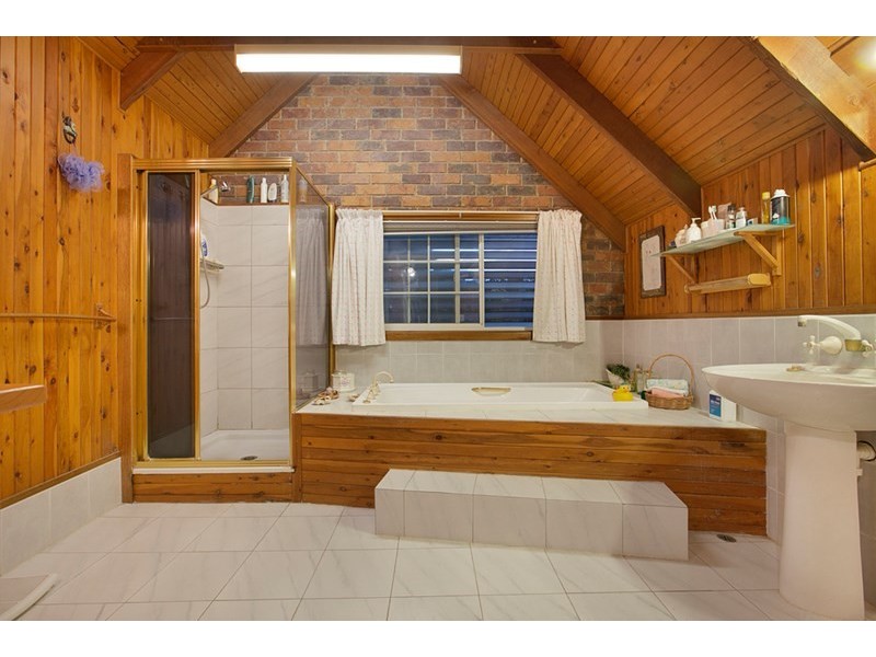 3 Whitehall Avenue, Birkdale QLD 4159