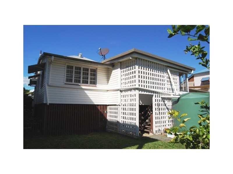 15 Pine Street, Wynnum QLD 4178