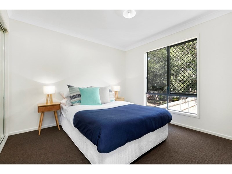 73 HUTTON Avenue, Wynnum QLD 4178