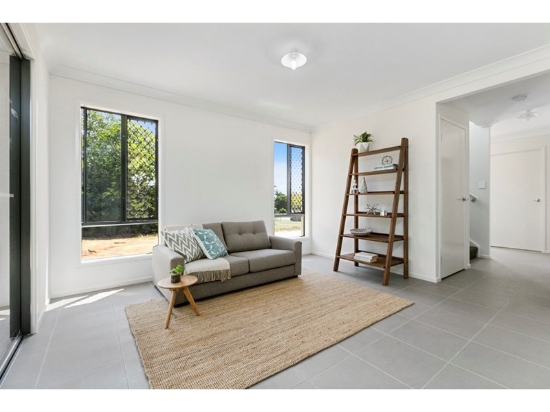 73 HUTTON Avenue, Wynnum QLD 4178