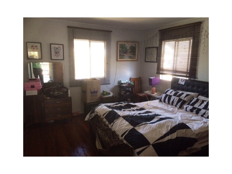 19 Daniel Street, Lota QLD 4179