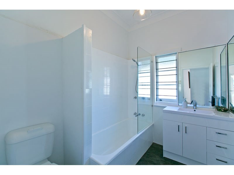 21 Elm Street, Wynnum QLD 4178