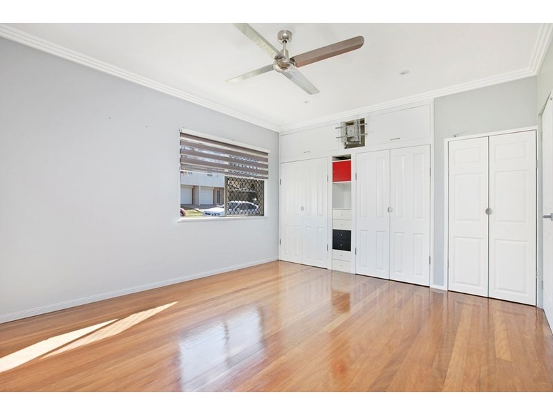 1 Bonniebrae Street, Wynnum West QLD 4178