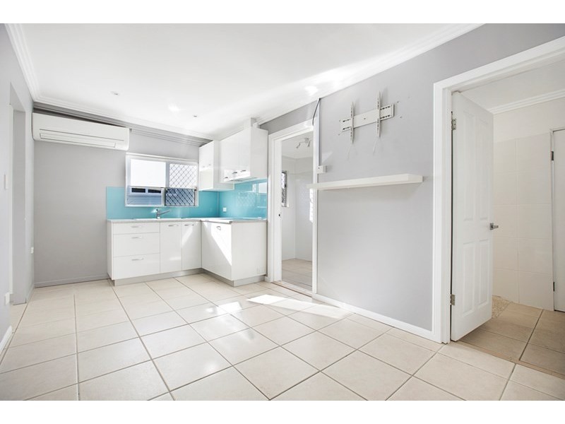 1 Bonniebrae Street, Wynnum West QLD 4178