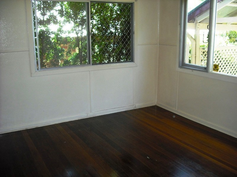 15 Bowering Street, Lota QLD 4179