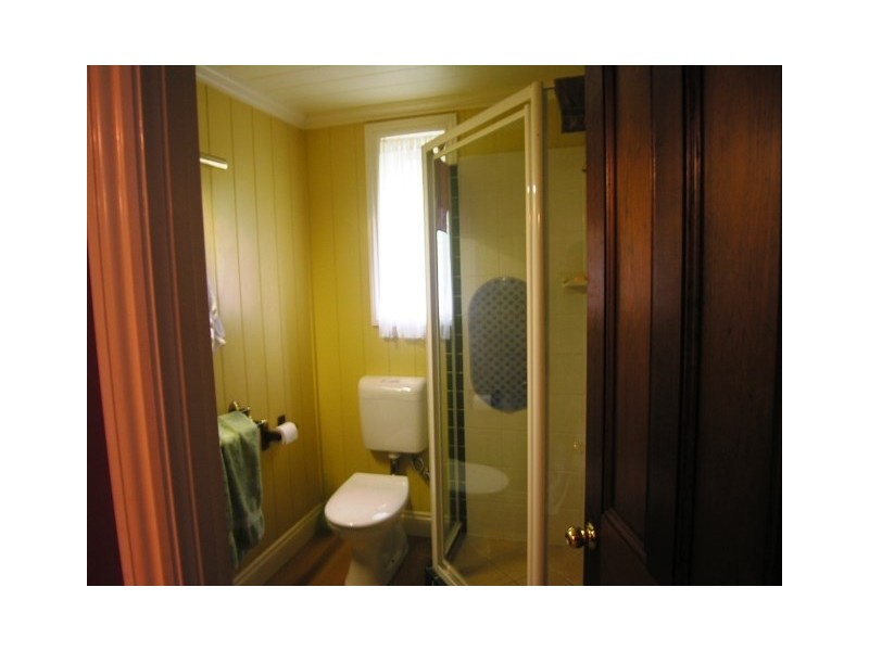 10 Benalla Street, Manly QLD 4179