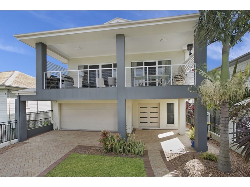 15 Roseberry Parade, Wynnum West QLD 4178