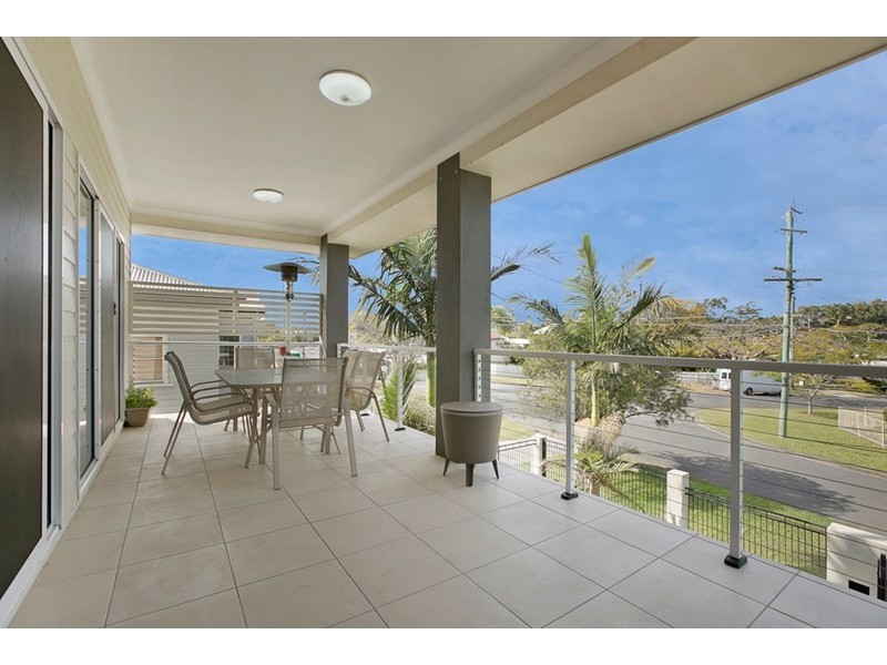 15 Roseberry Parade, Wynnum West QLD 4178