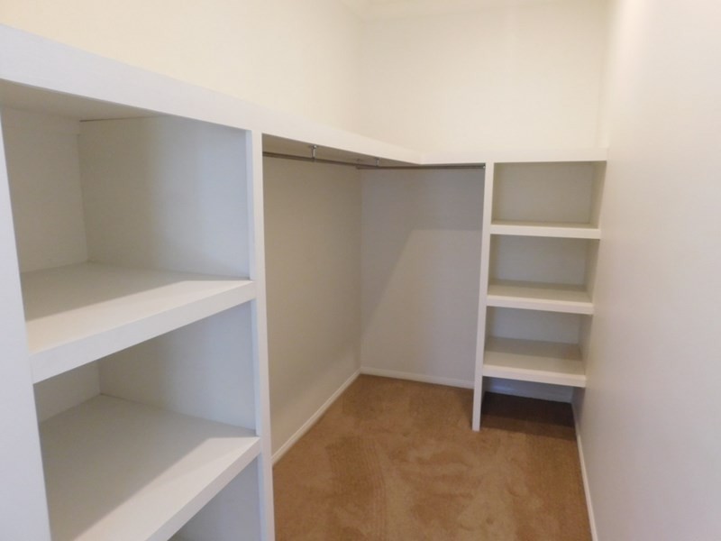 15 Roseberry Parade, Wynnum West QLD 4178