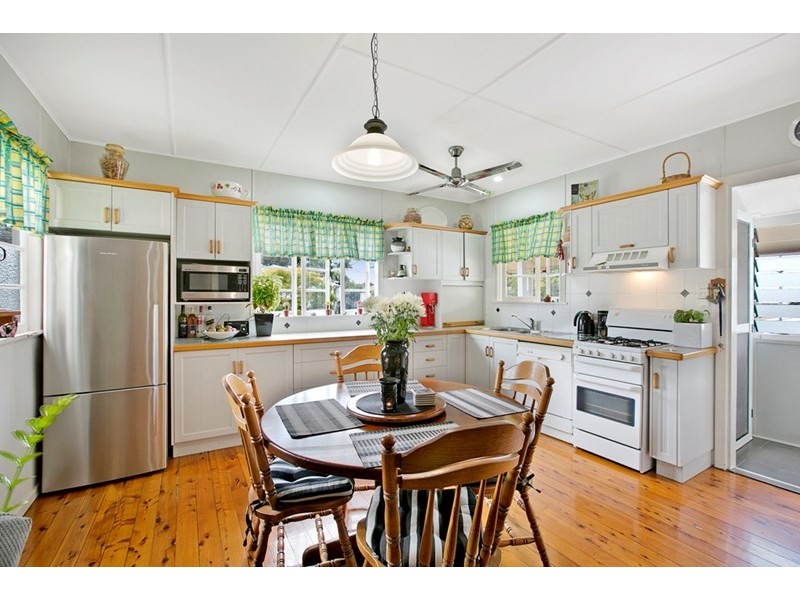 102 Boxgrove Avenue, Wynnum QLD 4178