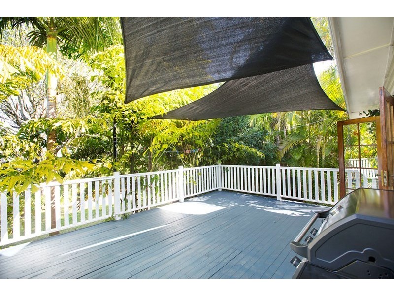 36 Montrose Parade, Wynnum West QLD 4178