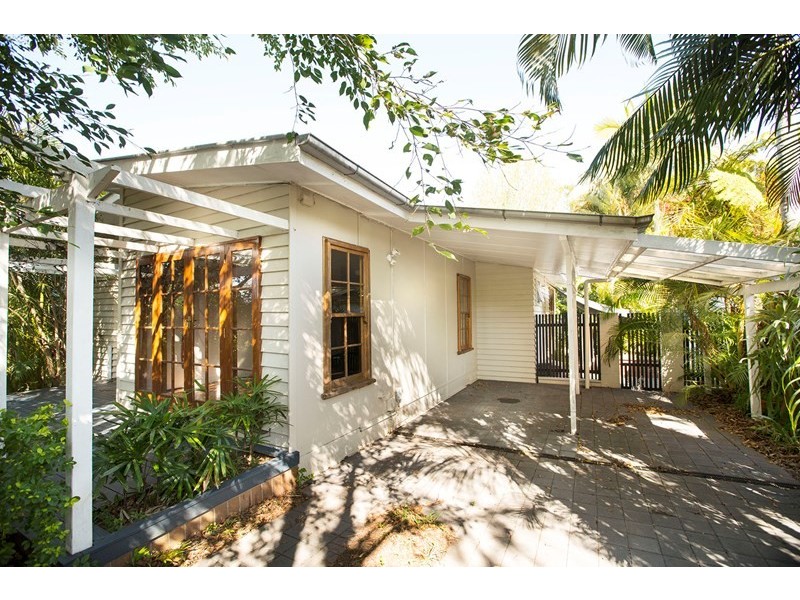 36 Montrose Parade, Wynnum West QLD 4178