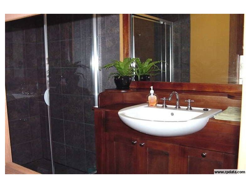 122 Sibley Road, Wynnum West QLD 4178