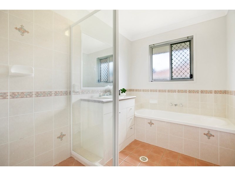 6 Rene Court, Wynnum West QLD 4178