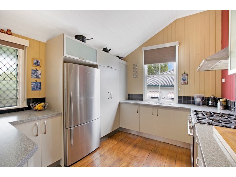 10 Worthing Street, Wynnum QLD 4178