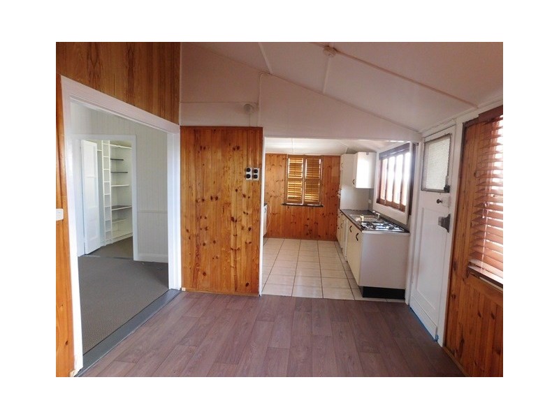 16 Ernest Street, Manly QLD 4179