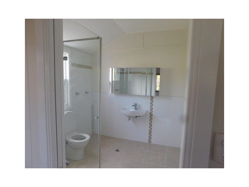 16 Ernest Street, Manly QLD 4179