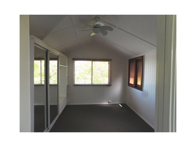 16 Ernest Street, Manly QLD 4179