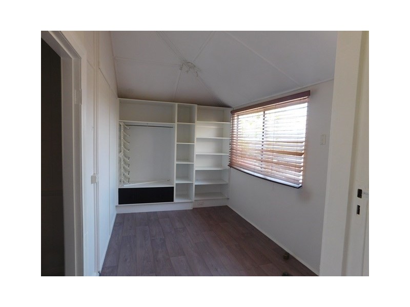16 Ernest Street, Manly QLD 4179