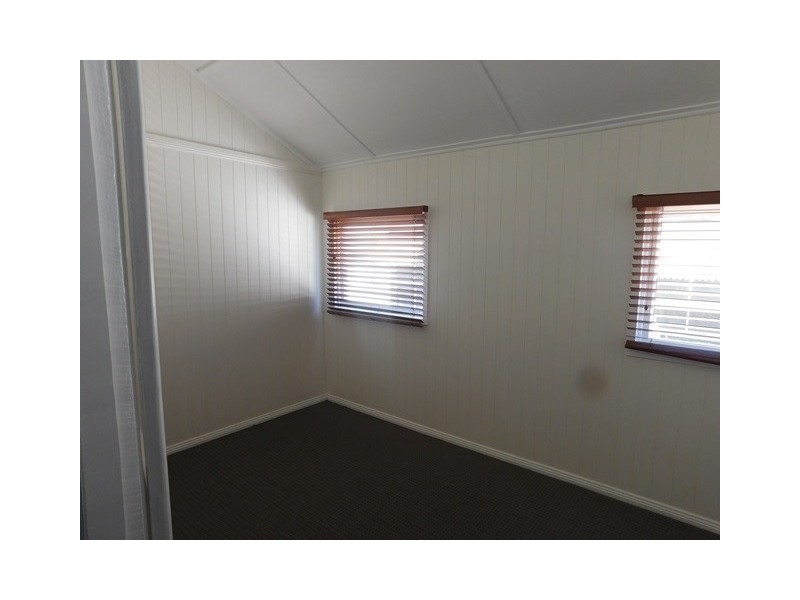 16 Ernest Street, Manly QLD 4179