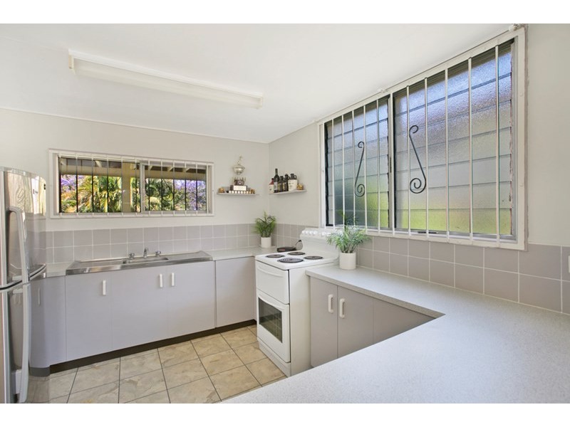 48 Roseberry Parade, Wynnum West QLD 4178