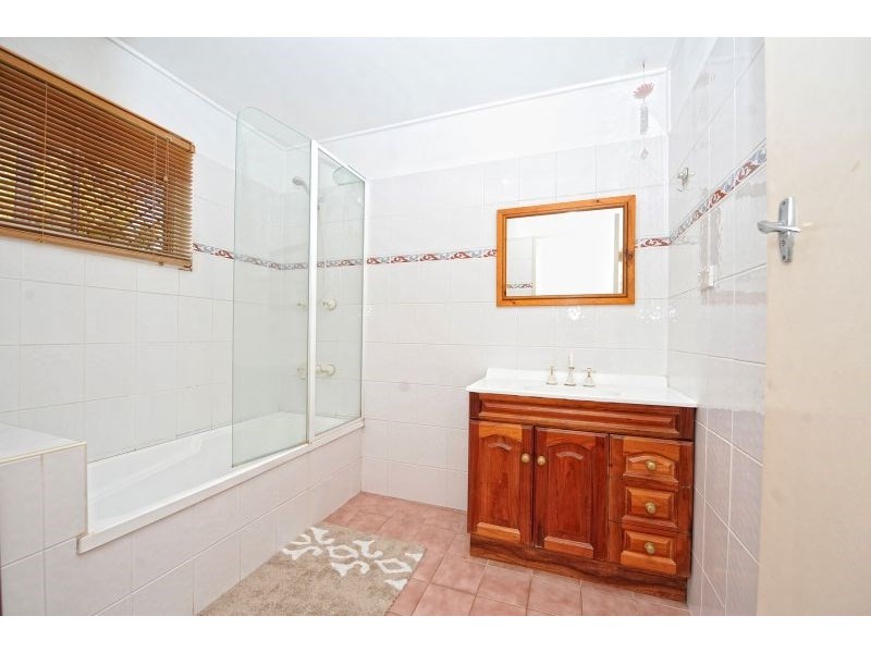 8 Sunstone Street, Manly West QLD 4179