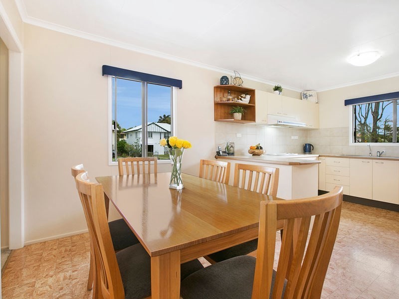 2 Cavanaugh Street, Wynnum West QLD 4178