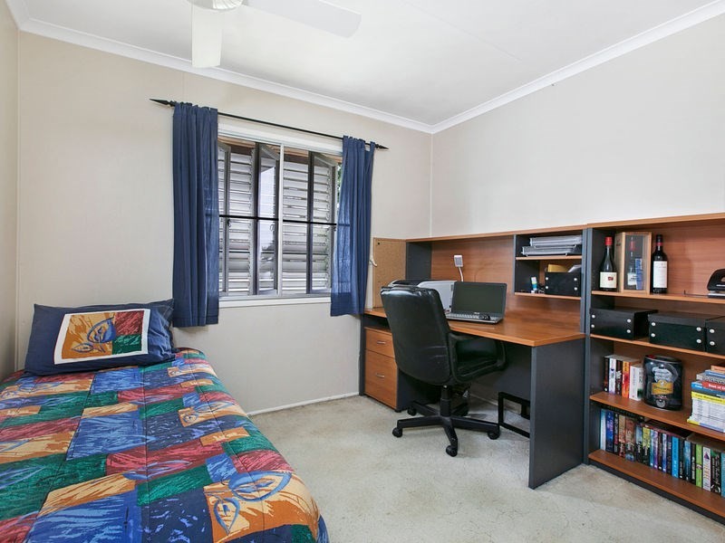 2 Cavanaugh Street, Wynnum West QLD 4178