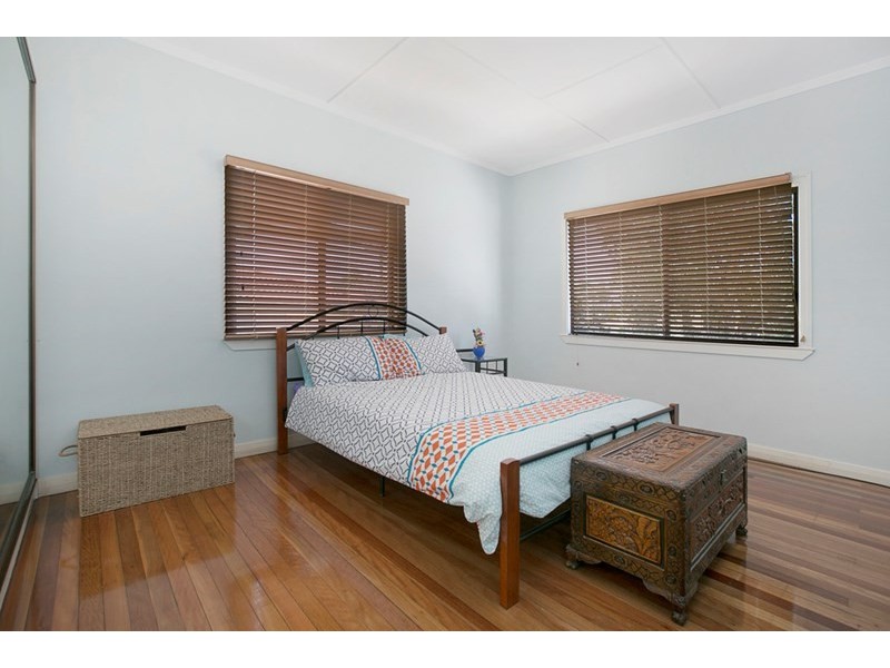 95 Kamarin Street, Manly West QLD 4179