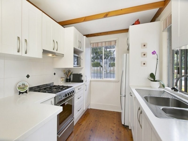 64 Carlton Terrace, Wynnum QLD 4178