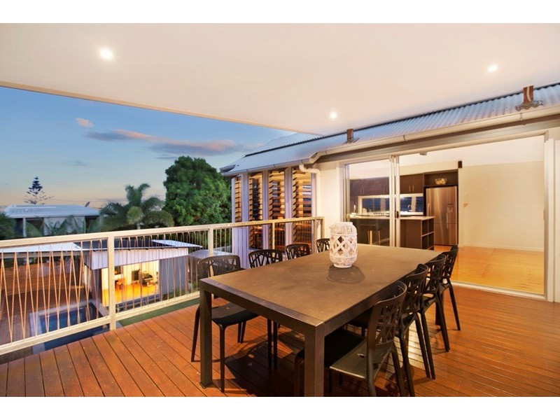 24 Stewart Parade, Manly QLD 4179