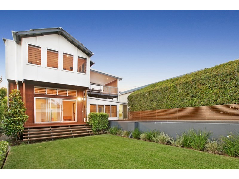 24 Stewart Parade, Manly QLD 4179