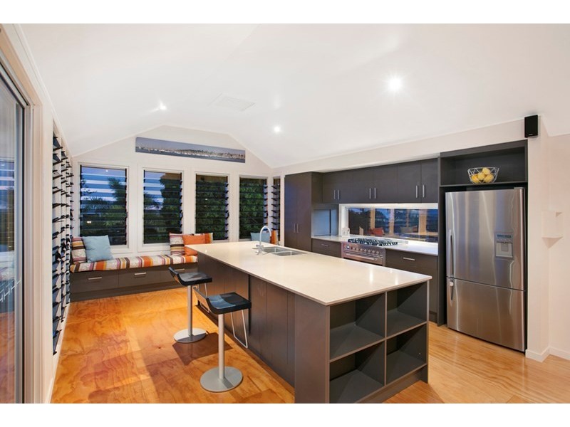 24 Stewart Parade, Manly QLD 4179