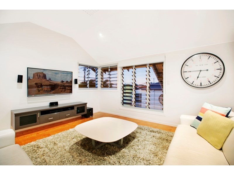 24 Stewart Parade, Manly QLD 4179