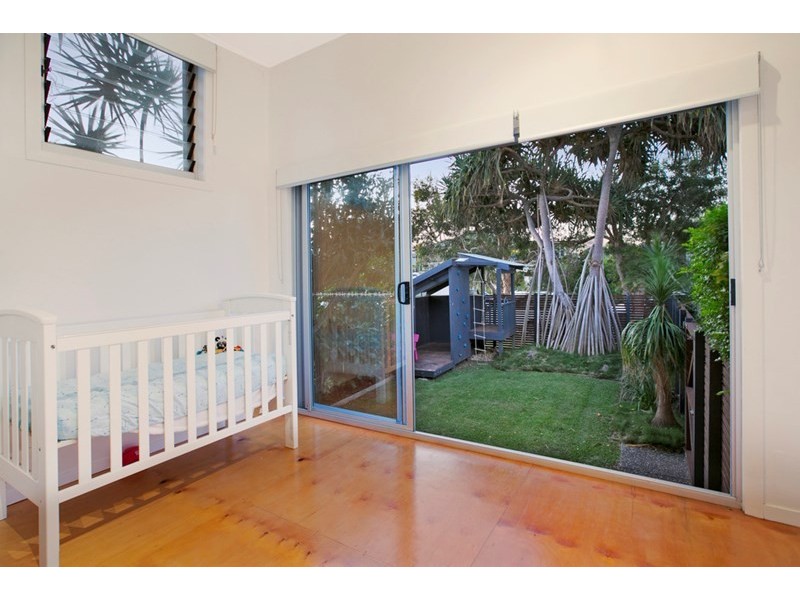 24 Stewart Parade, Manly QLD 4179