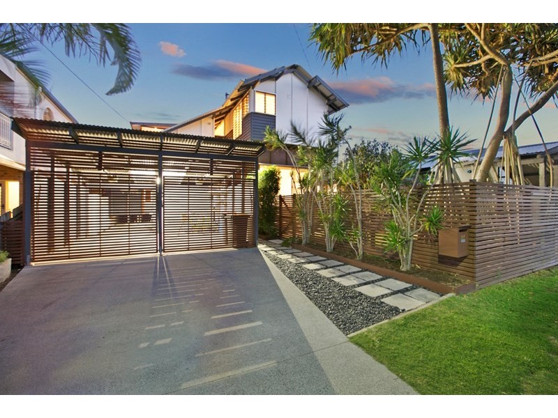 24 Stewart Parade, Manly QLD 4179