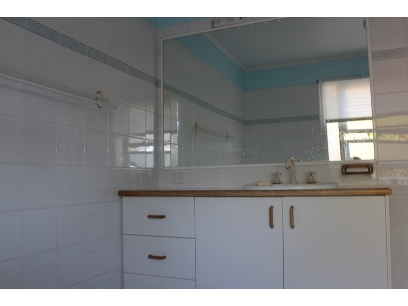 243 Manly Road, Manly West QLD 4179