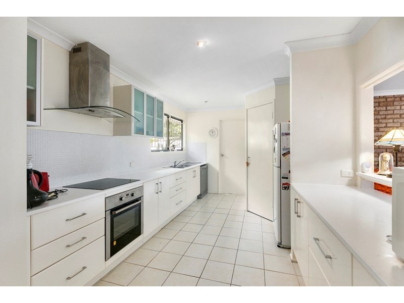 98 Southwick Street, Wynnum QLD 4178