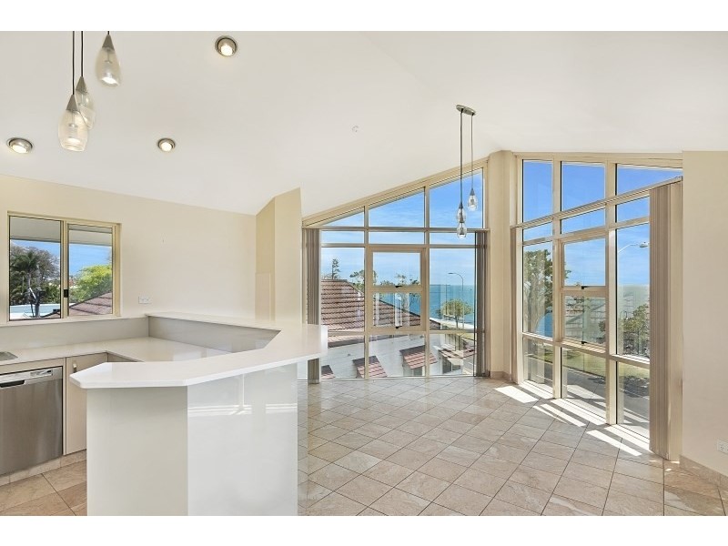 1/65 Waterloo Esplanade, Wynnum QLD 4178