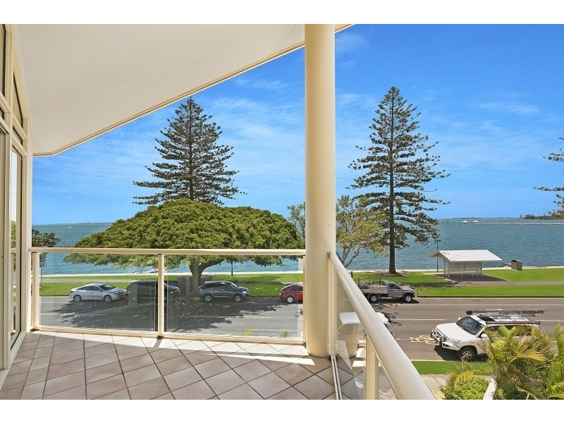 1/65 Waterloo Esplanade, Wynnum QLD 4178