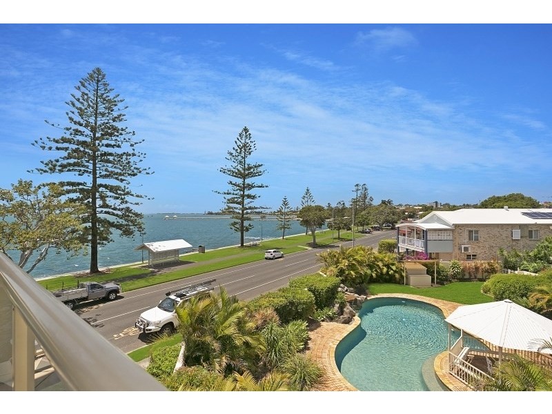 1/65 Waterloo Esplanade, Wynnum QLD 4178