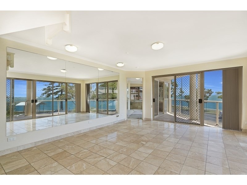 1/65 Waterloo Esplanade, Wynnum QLD 4178