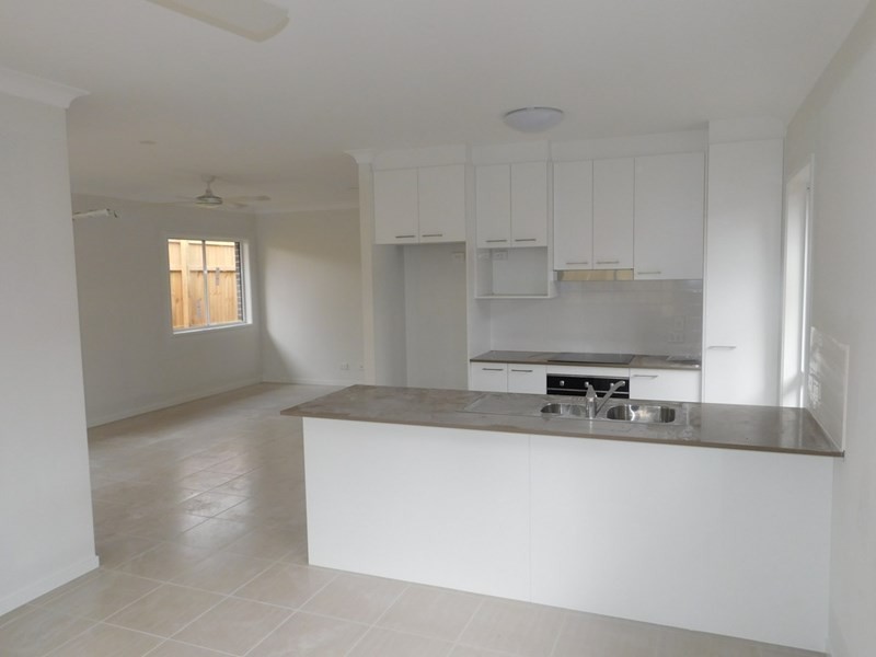 9 Roseberry Parade, Wynnum West QLD 4178