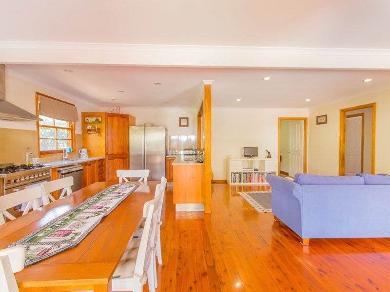 70 Chandos Street, Wynnum West QLD 4178