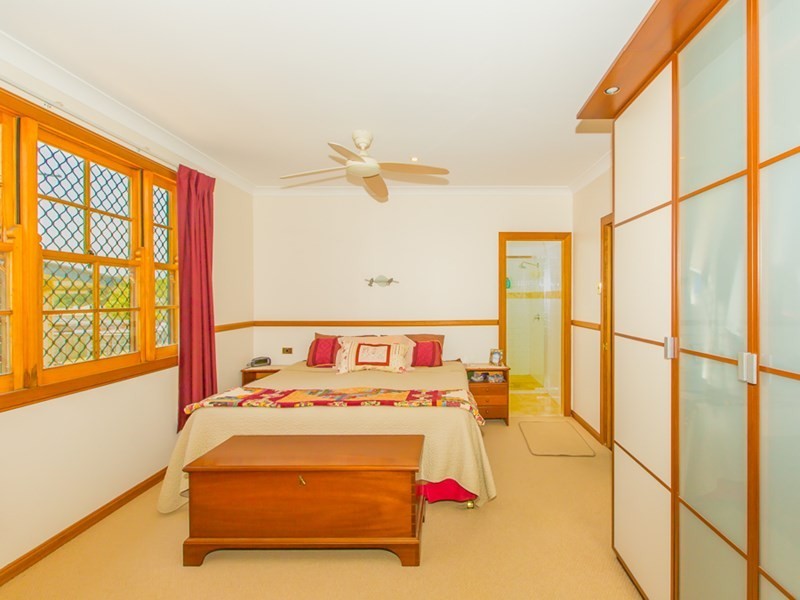 70 Chandos Street, Wynnum West QLD 4178