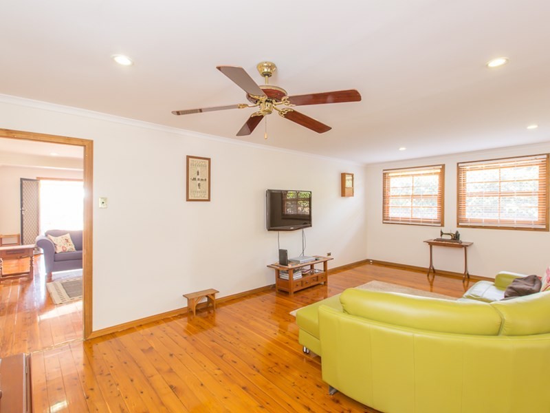 70 Chandos Street, Wynnum West QLD 4178